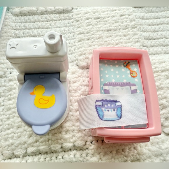 Fisher-Price Little People Cuddle & Play Nursery playset - Picture 8 of 13